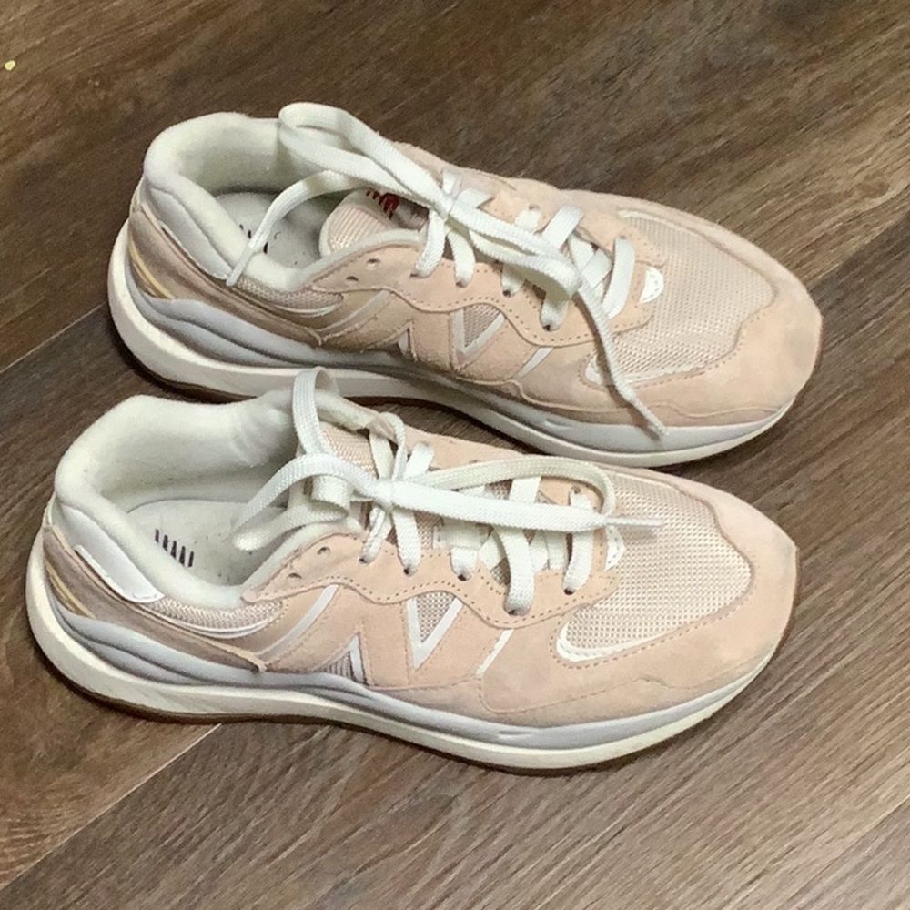 New Balance 57/40 pink/cream size 8 - Picture 2 of 8